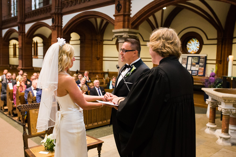 Hochzeitsfotograf in der St. Gertrud-Kirche in Barmbek und Hotel Hafen Hamburg